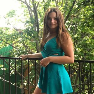 Meet your Posher, Dynah-li